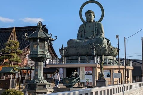 Toyama Bay en Takaoka Town Metaalbewerkingstour vanuit Kanazawa