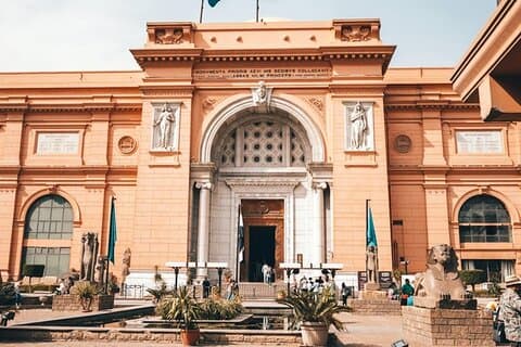 Visite des pyramides de Gizeh et du musée égyptien depuis le port d'Alexandrie