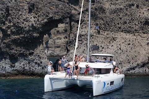 Luxury Caldera Cruise with a rich BBQ meal and drinks!