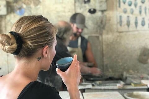 Lezione di ceramica di Santorini con degustazione di vini
