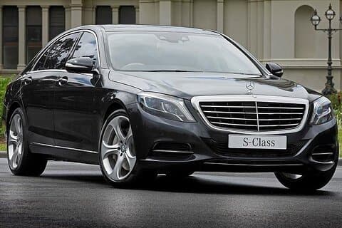 Luxury Car Transfer from Sharjah City to Sharjah Airport SHJ
