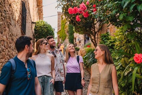 Privétour Dali Museum, Besalú & Girona vanuit Barcelona