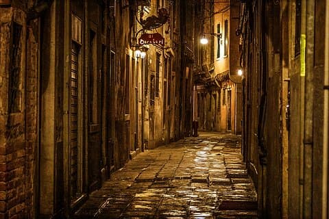 Visite guidée à pied des chemins hantés de Venise + Ebook