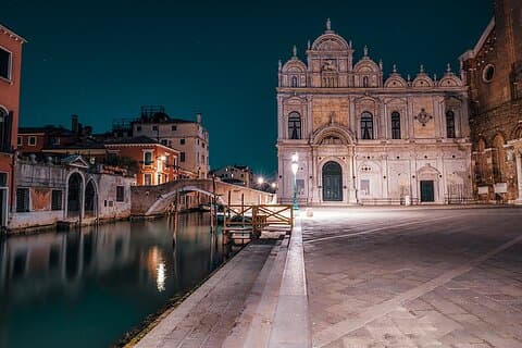 Discover Venice Ghostly Lore on Foot + Ebook