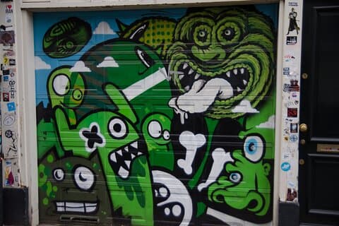 Alternative Tour Amsterdam | Drugs Story, Street Art og mer