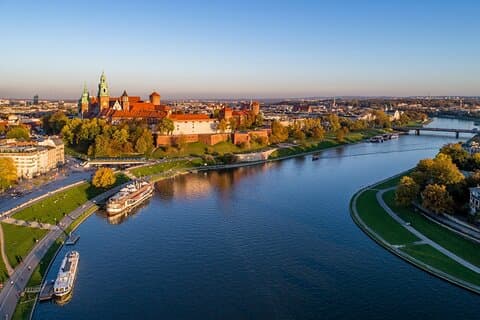 Krakow: Guided Wawel Tour, Lunch, and Vistula River Cruise