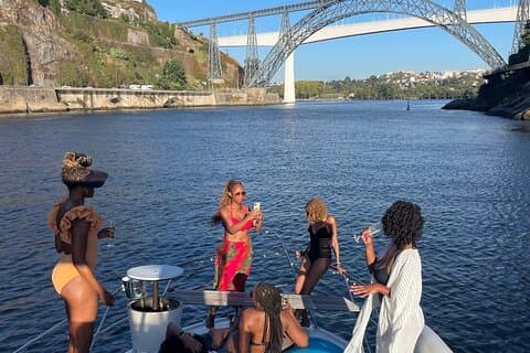 Port : Private Yacht Cruise With Wine, Snacks, Sunset or day time