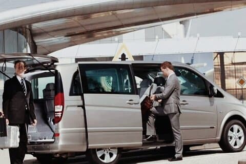 Trasferimento privato dall'aeroporto di Marrakech agli hotel/riad di Marrakech