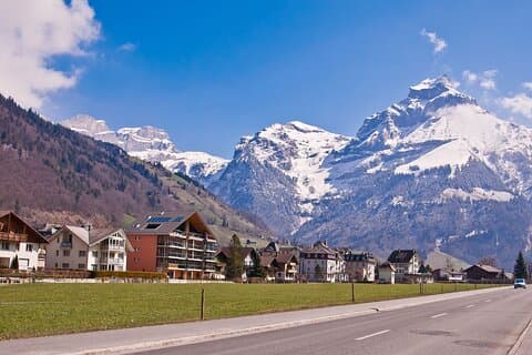 Lucerna: excursión privada de un día a Engelberg, el monte Titlis e Interlaken