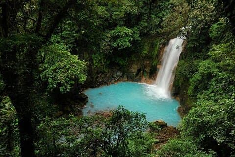 Rio Celeste: Cachoeira, passeio de boia e almoço (com traslado em La Fortuna)