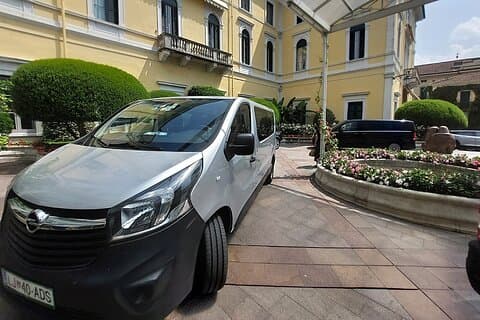 Transferência privada de Veneza para Liubliana com WiFi a bordo