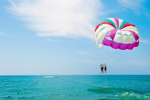 Nyt Parasailing-opplevelsen med overføring - Hurghada