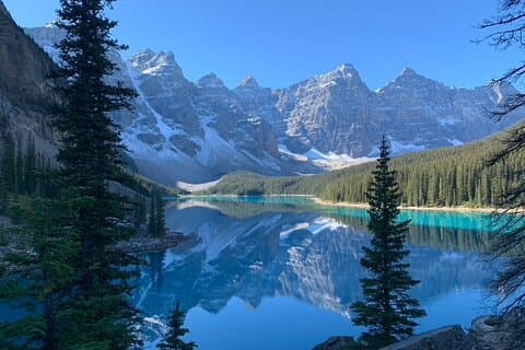 Moraine Lake Sunrise eller Dagtid delad tur med Lake Louise alternativ