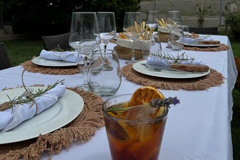 Pranzo tradizionale con abbinamento, lezione di cucina privata e spettacolo