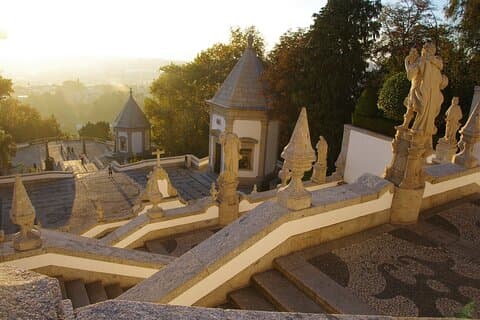 Porto: Guimaraes & Braga Small Group Tour with Lunch and Tickets
