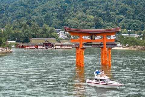 Utforsk Miyajima Seven Shrines med Cruiser