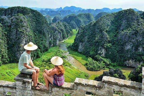 Ninh Binh privat dagstur fra Hanoi til Hoa Lu Trang An Mua-hulen