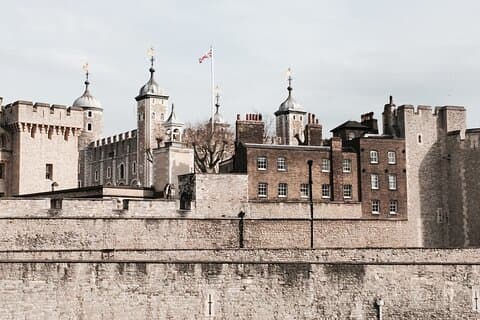 Tower of London VIP Tour with luxury Crown Jewels Afternoon Tea