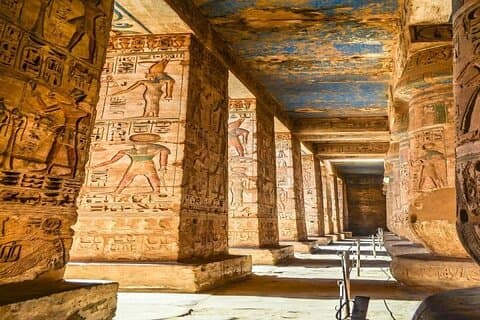 Excursão privada ao Templo de Medinat Habu saindo de Luxor com almoço