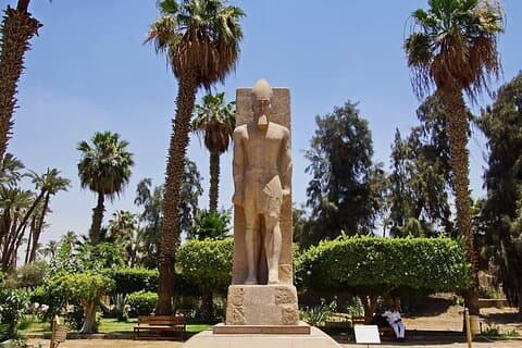 Excursión de un día a las pirámides de Memphis Sakkara y Dahshur