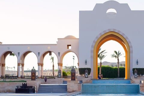 プライベート送迎Sahl Hasheesh To Luxor - 車＆ミニバスオプション