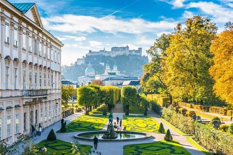 Private Tour: Famous Filming Locations & Palaces from Salzburg