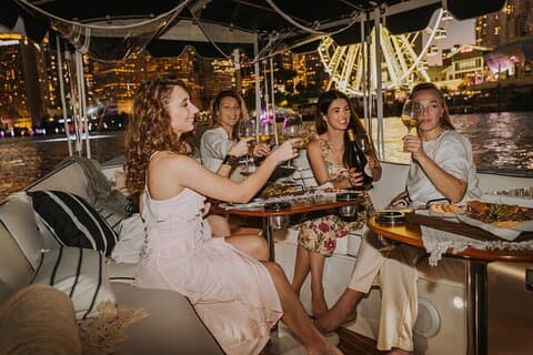 Croisière privée de luxe sur Miami River E-Boat et vin et charcuterie