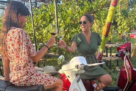 Rent a vintage Vespa for a whole day in Alba