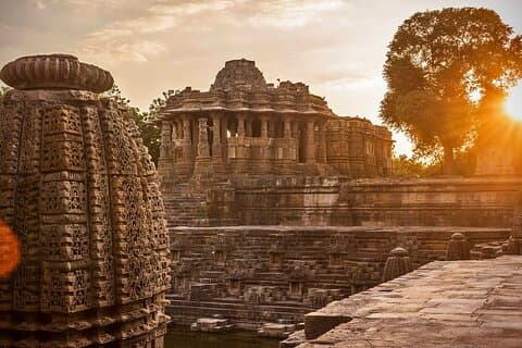 Tour dell'architettura e del tempio da Ahmedabad a Indore