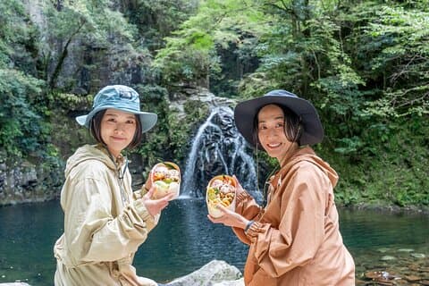 Privérondleiding door Akame 48-watervallen met Bento Making