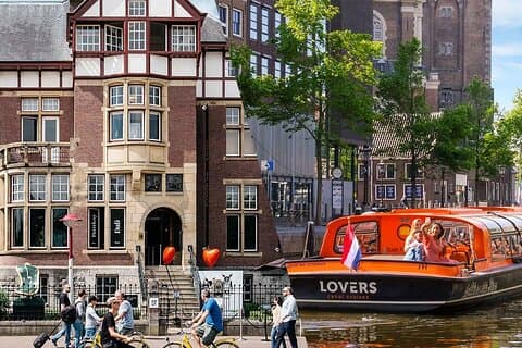 Moco Museum Amsterdam och 1 - Timmes kanalkryssning