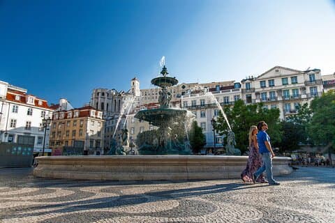Tour privado con furgoneta y guía local 4H en Lisboa