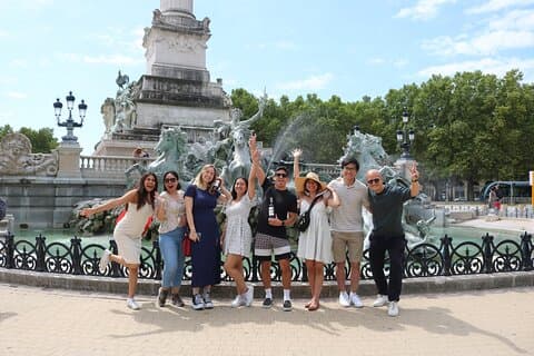 Bordeaux in a Day City and Chateau Visit Shared Walking Tour