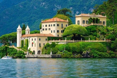 Comosjöns elegans : En skräddarsydd privat båtresa till Bellagio