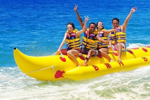 Esportes Aquáticos em Bali (Banana Boat, Jet Ski, Aventura de Parasailing)