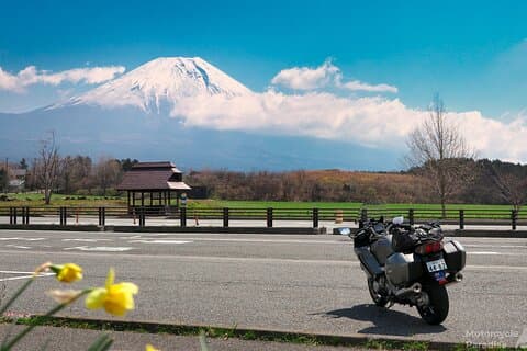 From Tokyo: Private Motorcycle Tour - Mt Fuji, Hakone and Onsen