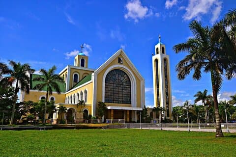 Excursion d'une journée à Naga City Bicol Philippines avec la source chaude de Panicuason