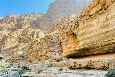 Private tour in Wadi Shab (snorkeling) & Bimmah Sinkhole
