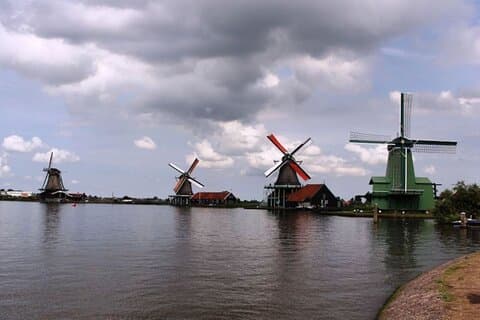Privérondleiding naar de windmolens, kaasboerderij en Volendam