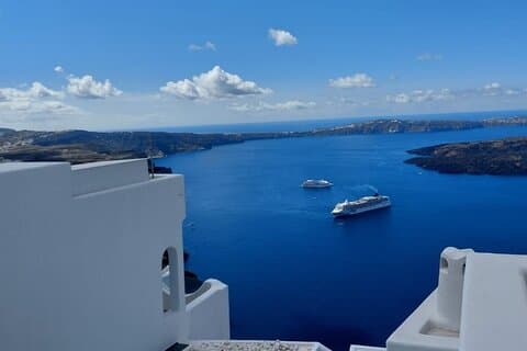 4 timmars vinlyxtur i Santorini