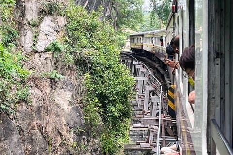 Expérience d'une journée complète sur la rivière Kwai à Kanchanaburi