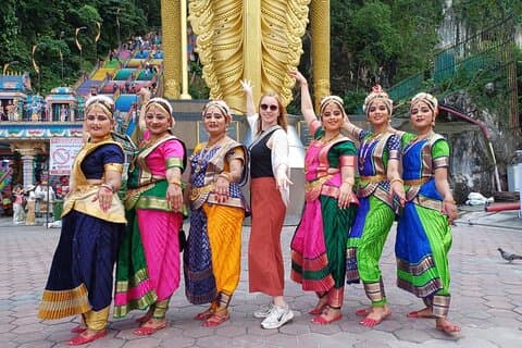 Batu Caves & Malaysian Handicraft Tour: Pewter & Batik Experience