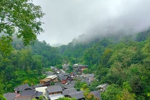 メーカンポン村、温泉、ボルサン傘作りツアー