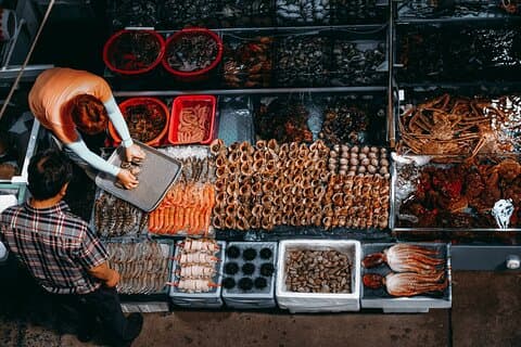 Seoul: The Biggest Sea-food Noryangjin Market Tour