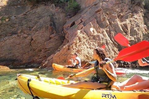 Costa Brava : Kajakken, snorkelen, foto's, lunch, strand & Cliff Jump!