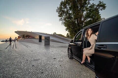 Lissabon Lufthavn Privat Transfer med Ekstra Tid & Panoramic Drive