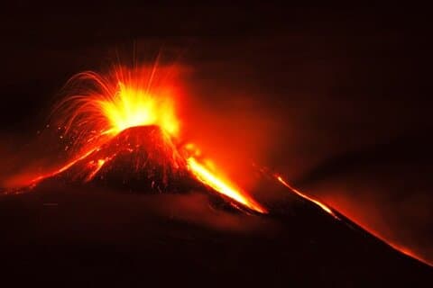 Private tour of Etna with food and wine tasting in the cellar