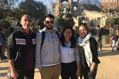 Visita guiada a pie por el barrio de Gracia de Barcelona con guía