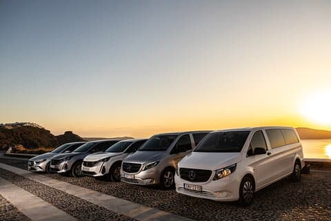Santorini: Private Transfers To / From the Airport (JTR)
