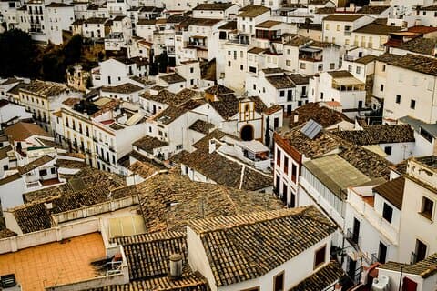 Privater Transfer von Sevilla nach Ronda mit Halt in Setenil